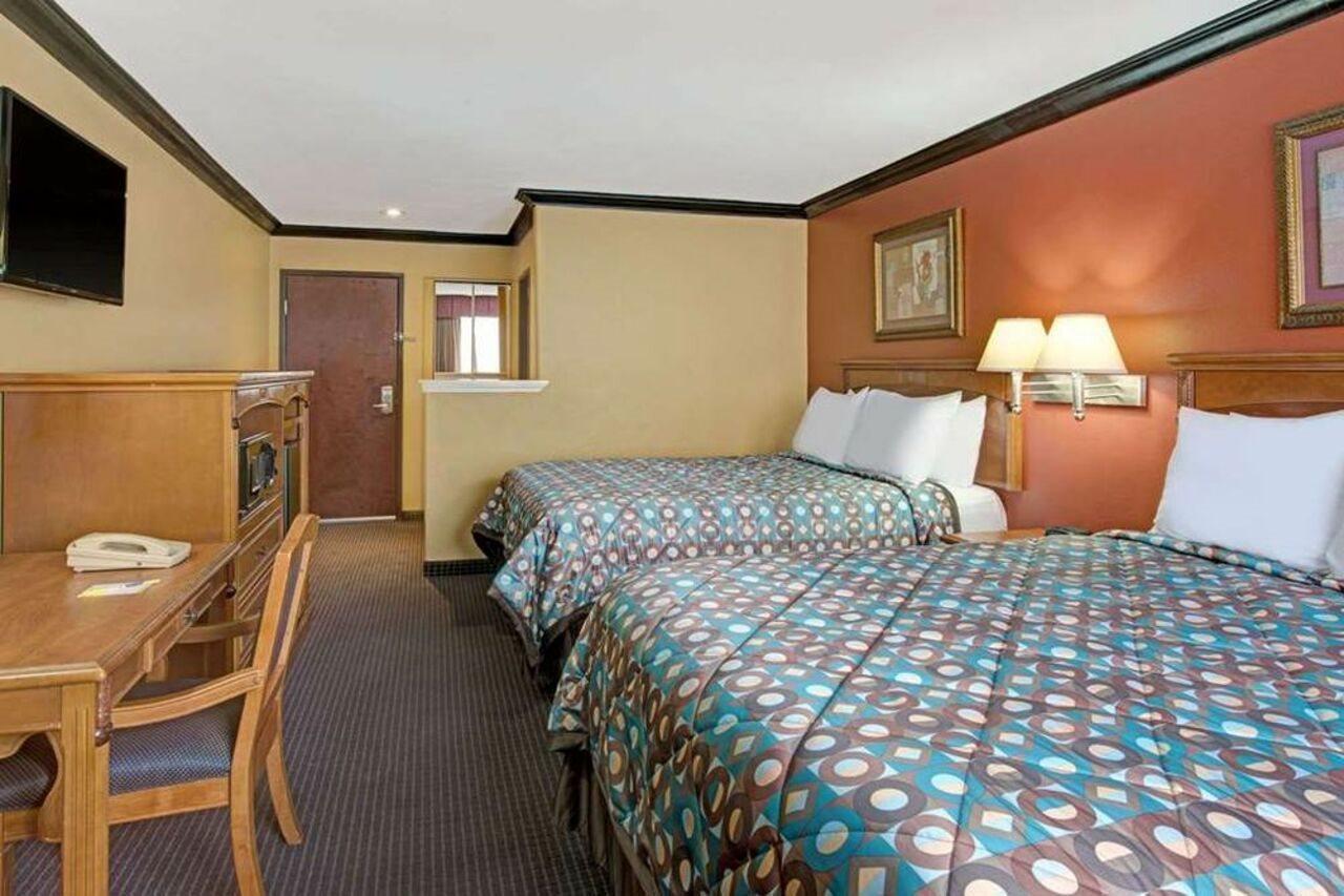 Quality Inn & Suites Сакраменто Екстериор снимка