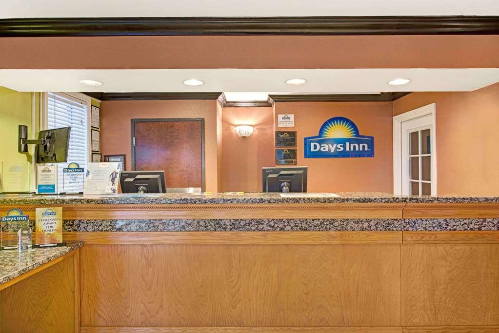 Quality Inn & Suites Сакраменто Екстериор снимка
