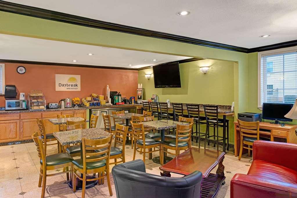 Quality Inn & Suites Сакраменто Екстериор снимка