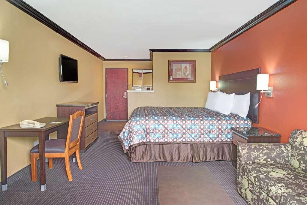 Quality Inn & Suites Сакраменто Екстериор снимка