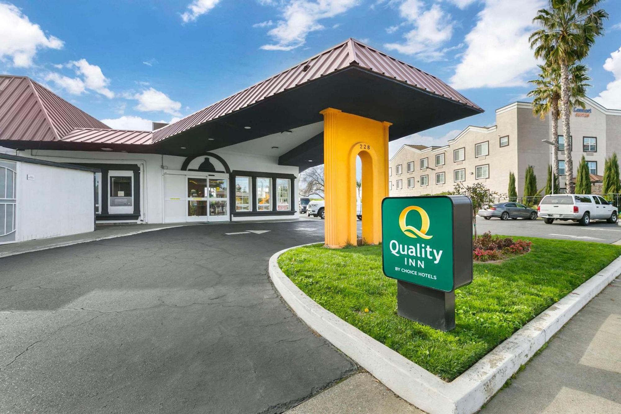 Quality Inn & Suites Сакраменто Екстериор снимка