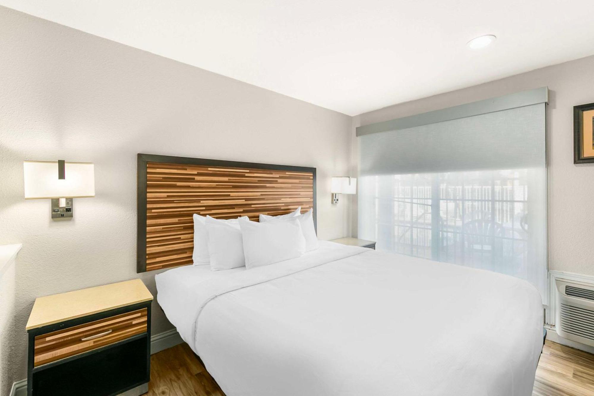 Quality Inn & Suites Сакраменто Екстериор снимка