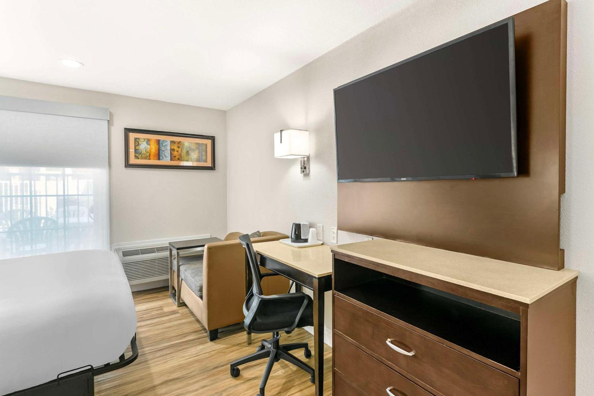 Quality Inn & Suites Сакраменто Екстериор снимка