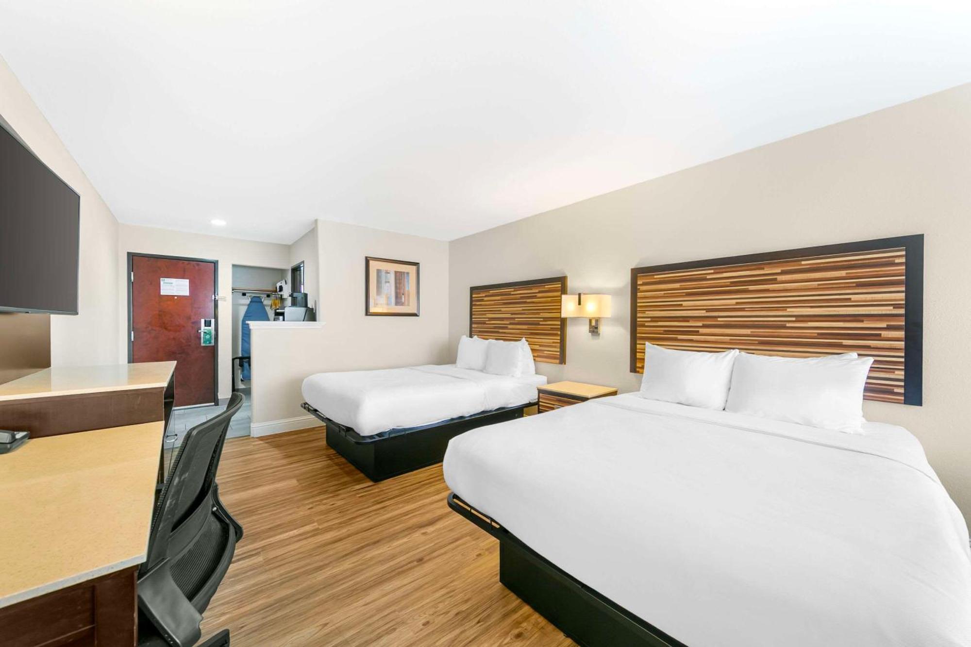 Quality Inn & Suites Сакраменто Екстериор снимка