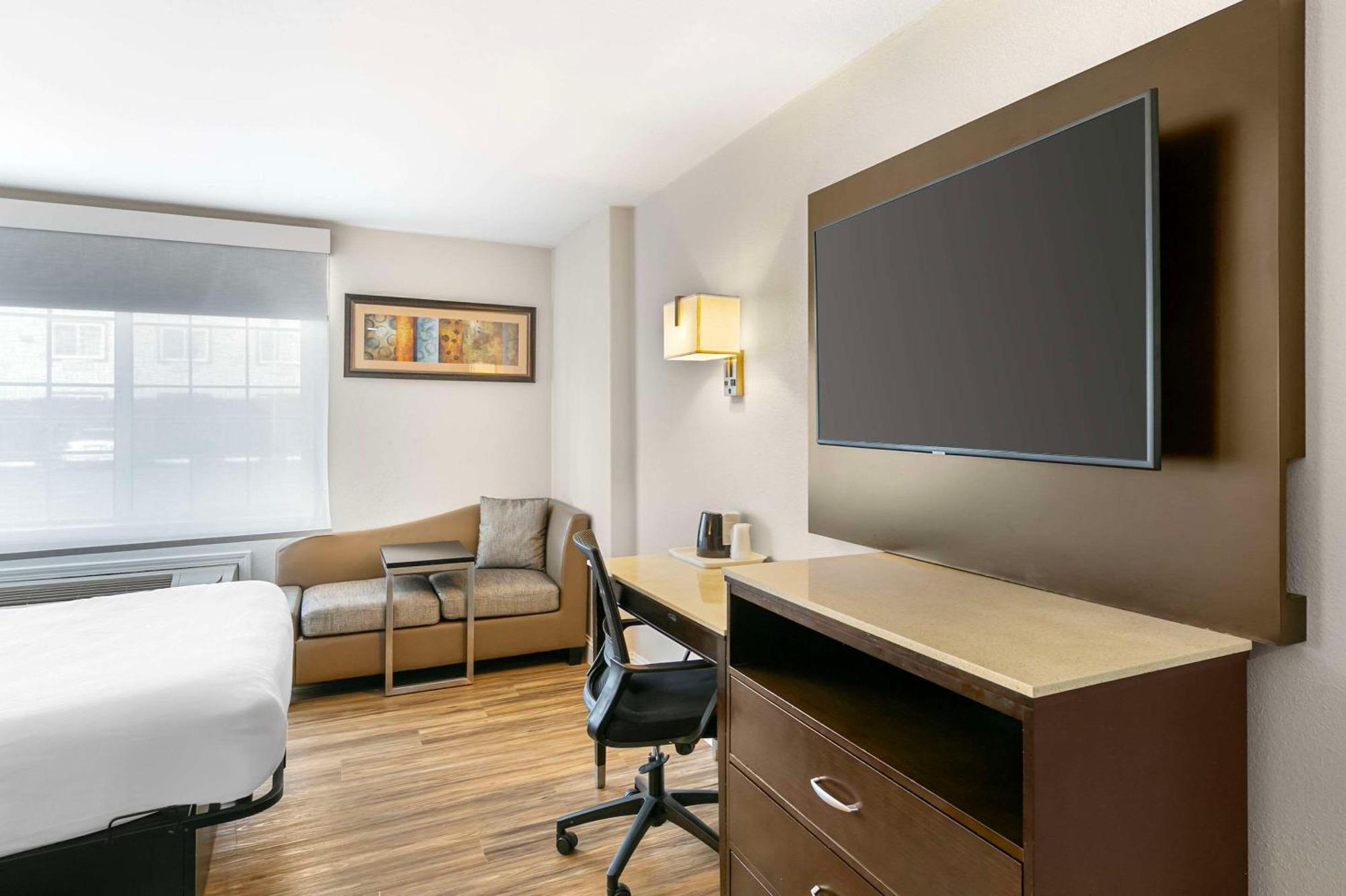 Quality Inn & Suites Сакраменто Екстериор снимка