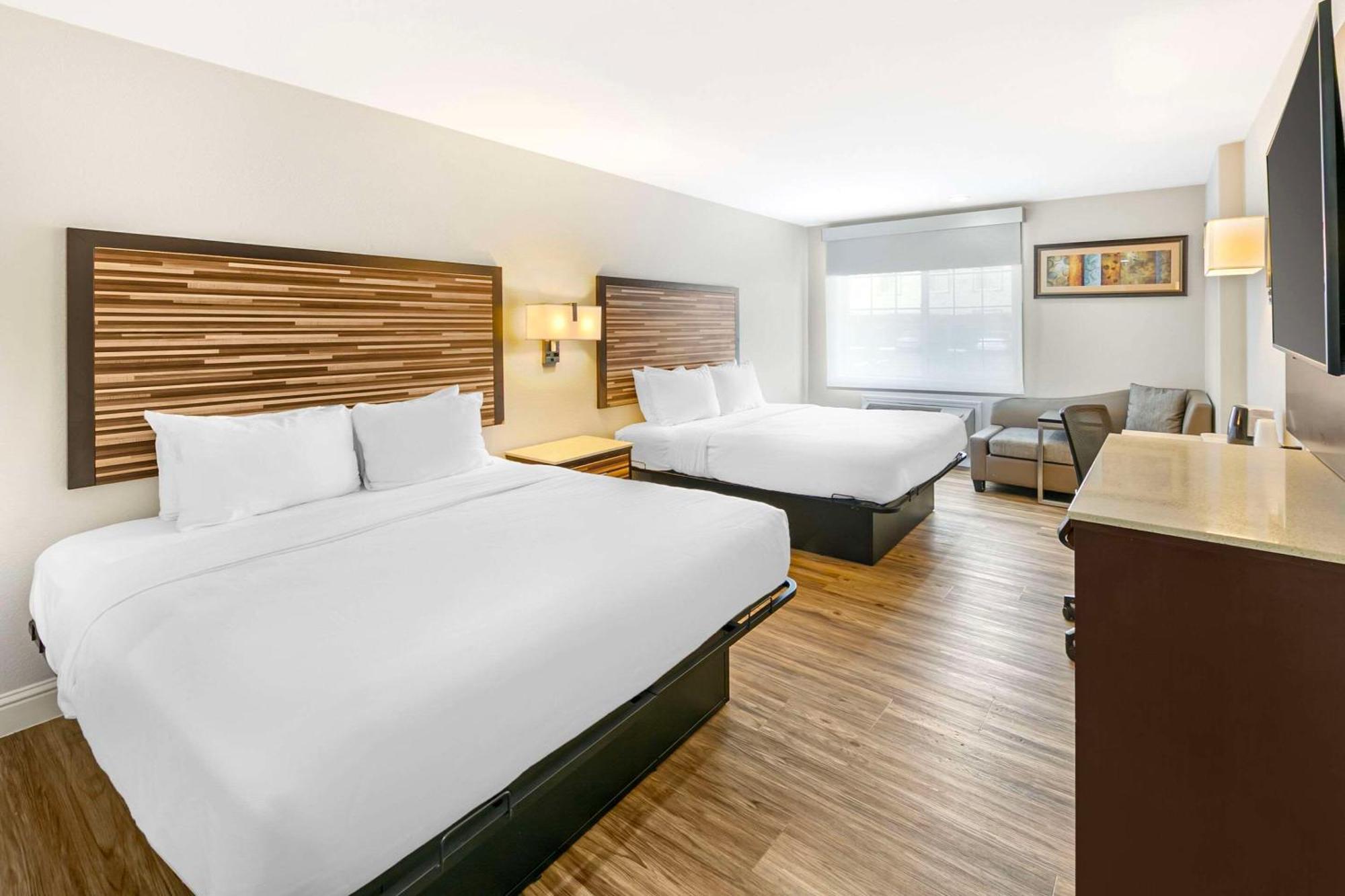 Quality Inn & Suites Сакраменто Екстериор снимка