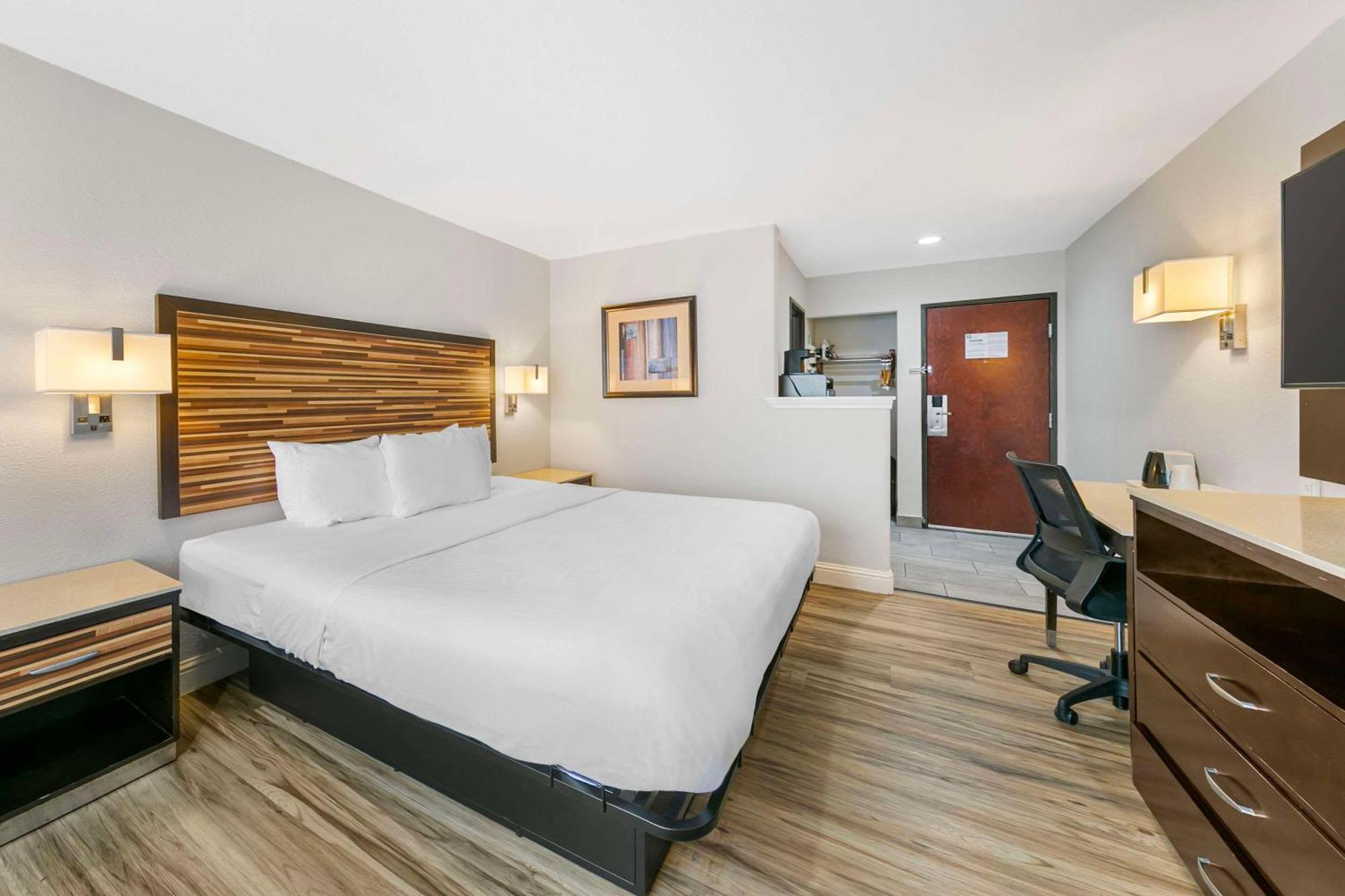 Quality Inn & Suites Сакраменто Екстериор снимка