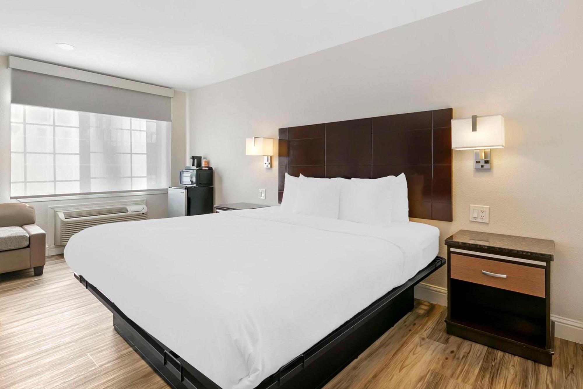 Quality Inn & Suites Сакраменто Екстериор снимка