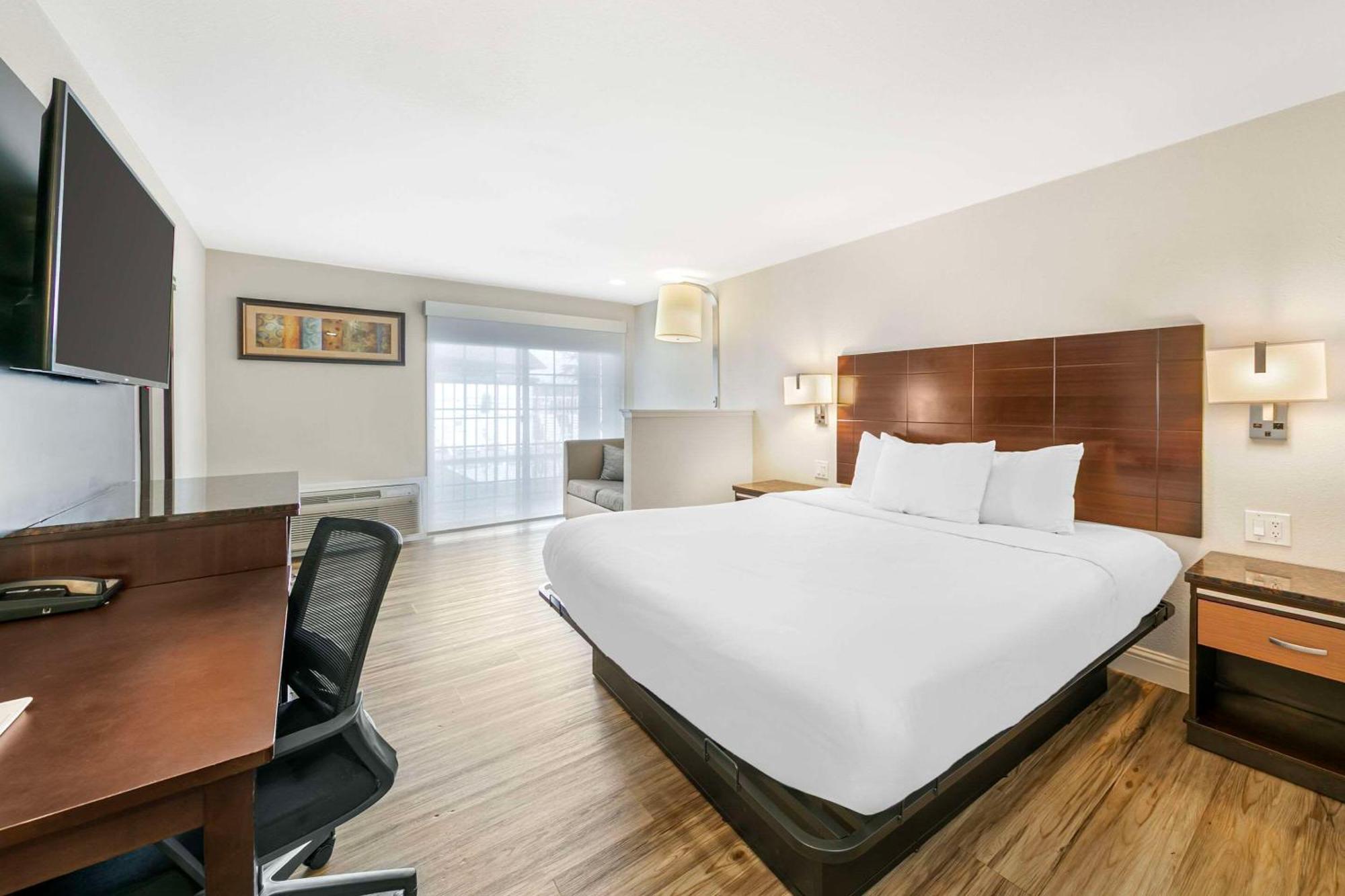 Quality Inn & Suites Сакраменто Екстериор снимка