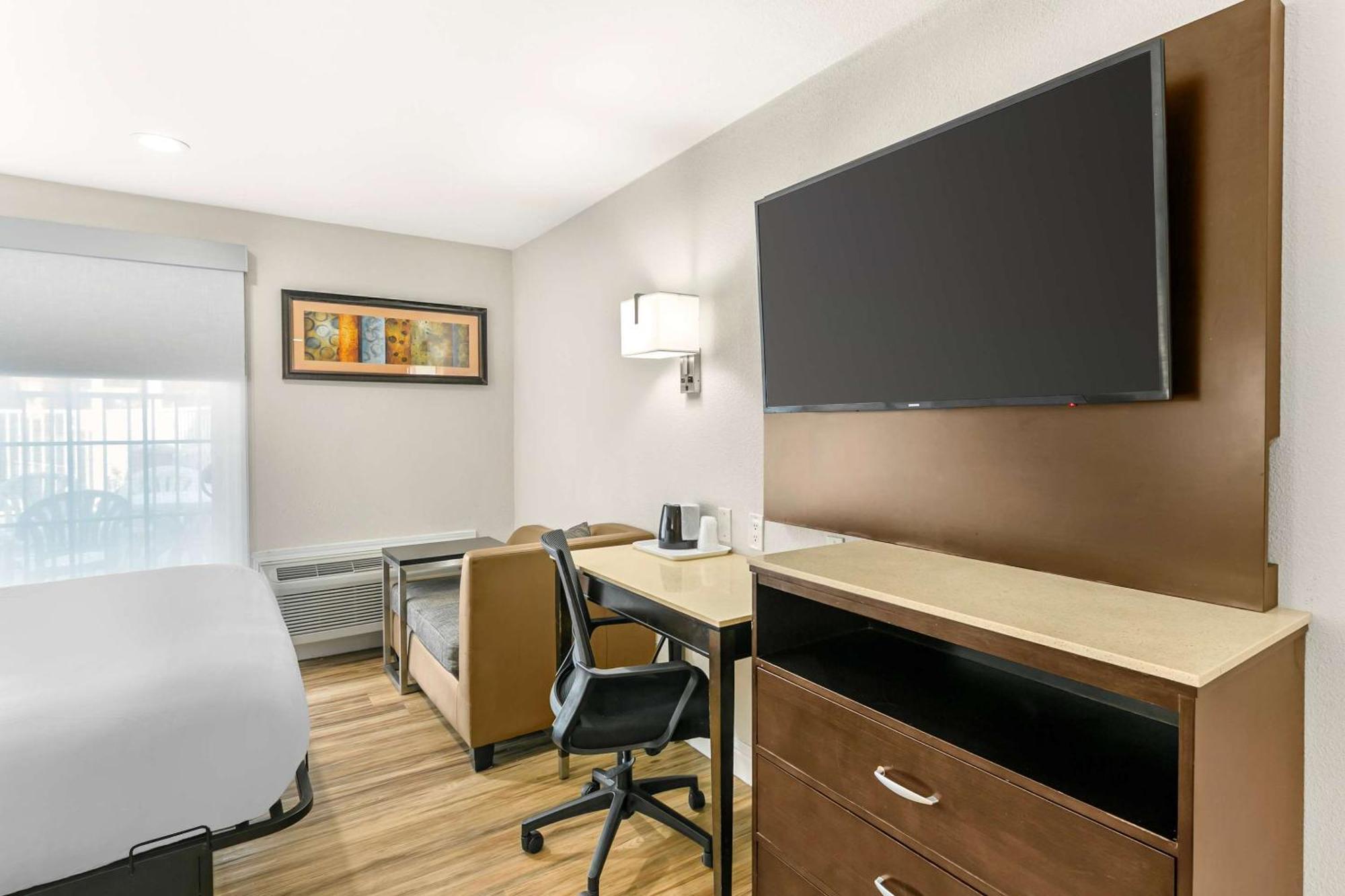 Quality Inn & Suites Сакраменто Екстериор снимка