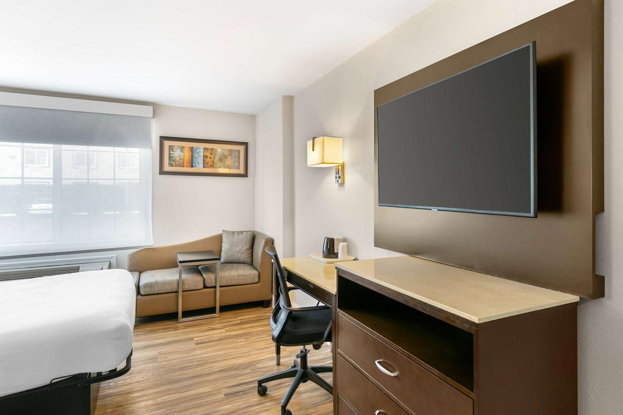 Quality Inn & Suites Сакраменто Екстериор снимка
