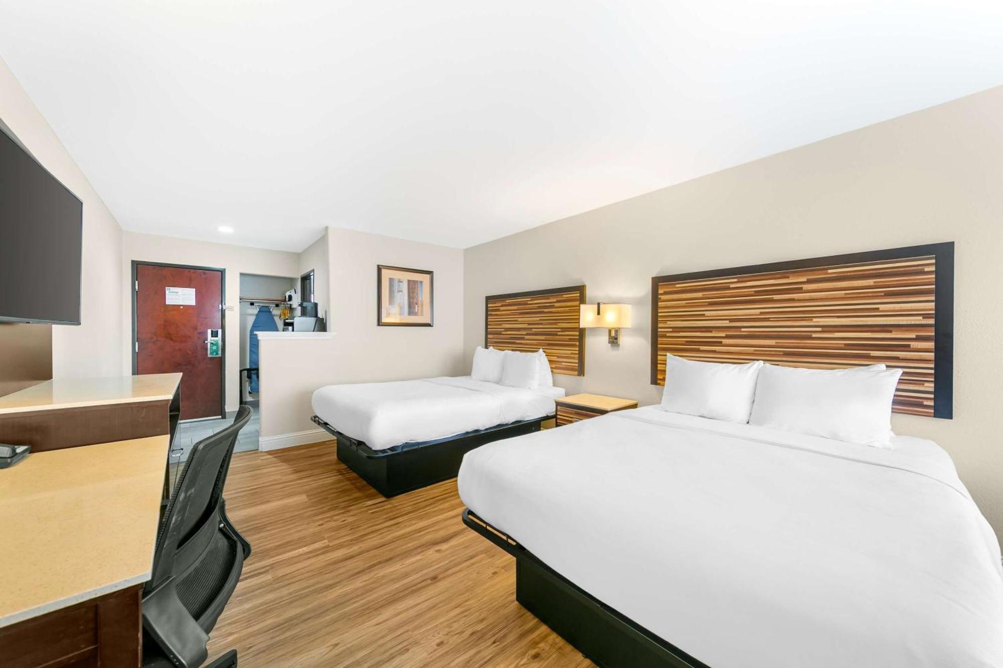 Quality Inn & Suites Сакраменто Екстериор снимка