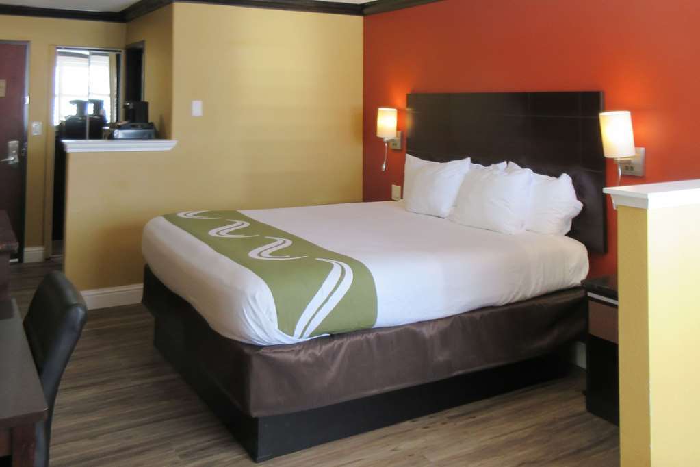 Quality Inn & Suites Сакраменто Стая снимка